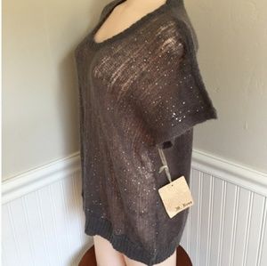 Short sleeve light sweater